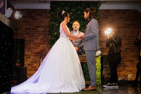 Ensaio fotográfico de casamento com os noivos Editorial Dreams no Espaço Splendour em Osasco-SP'