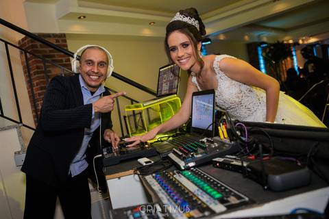 Ensaio fotográfico de casamento com os noivos Editorial Dreams no Espaço Splendour em Osasco-SP'