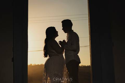 Inspiração e ideias criativas  ensaio fotográfico pré casamento de casal em Holambra-SP'
