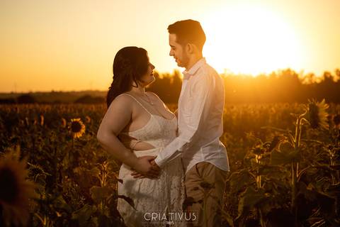 Inspiração e ideias criativas  ensaio fotográfico pré casamento de casal em Holambra-SP'