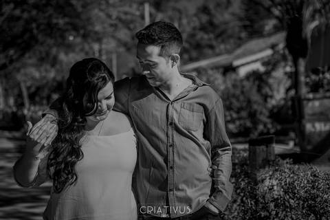 Inspiração e ideias criativas  ensaio fotográfico pré casamento de casal em Holambra-SP'