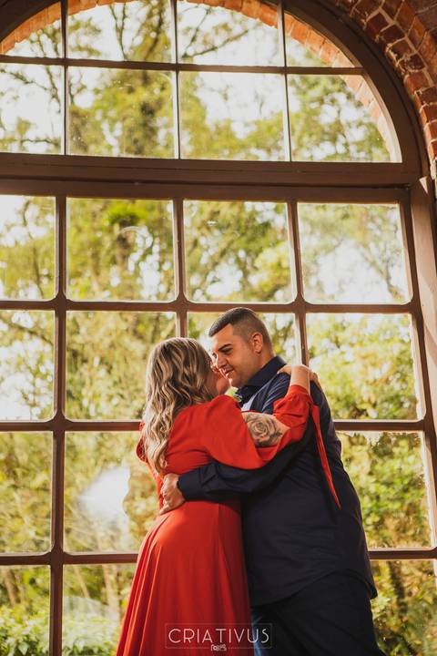 Inspiração e ideias criativas  ensaio fotográfico pré casamento de casal em Paranapiacaba
'