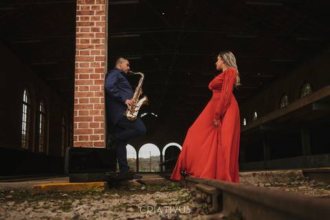 Inspiração e ideias criativas  ensaio fotográfico pré casamento de casal em Paranapiacaba
'