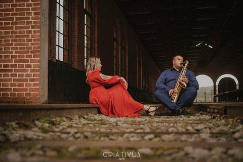 Inspiração e ideias criativas  ensaio fotográfico pré casamento de casal em Paranapiacaba
'