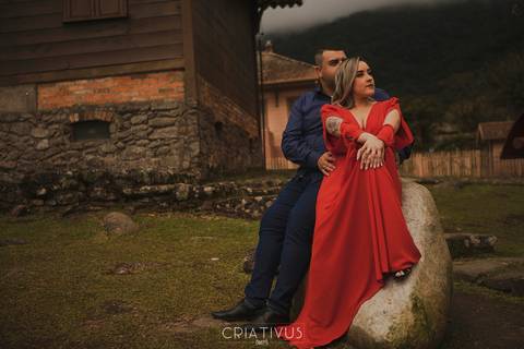 Inspiração e ideias criativas  ensaio fotográfico pré casamento de casal em Paranapiacaba
'