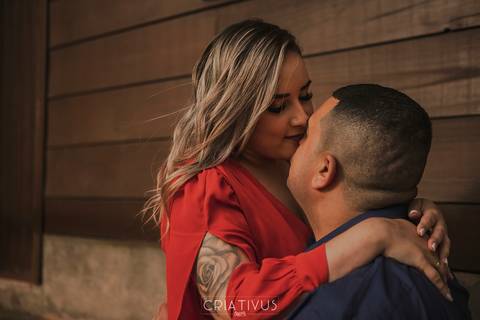 Inspiração e ideias criativas  ensaio fotográfico pré casamento de casal em Paranapiacaba
'