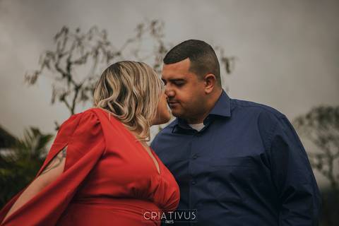 Inspiração e ideias criativas  ensaio fotográfico pré casamento de casal em Paranapiacaba
'