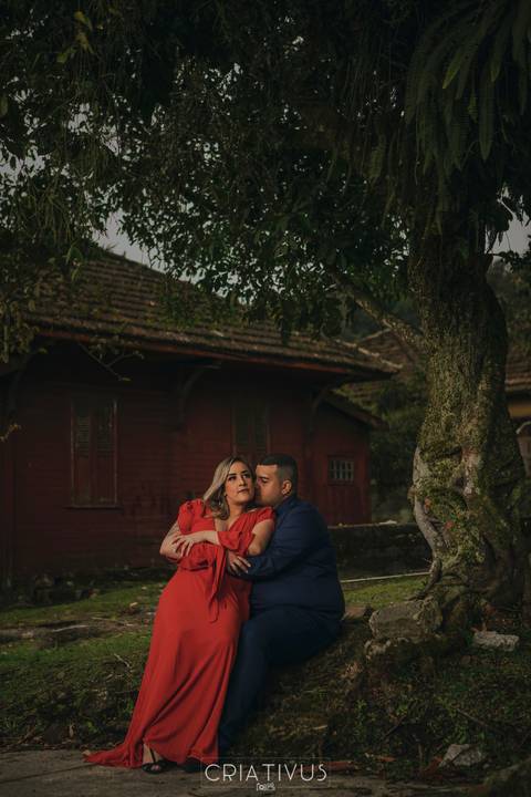 Inspiração e ideias criativas  ensaio fotográfico pré casamento de casal em Paranapiacaba
'