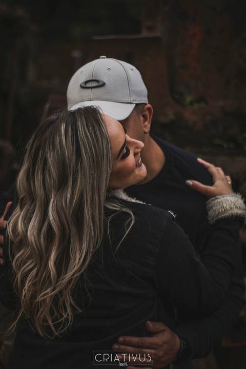 Inspiração e ideias criativas  ensaio fotográfico pré casamento de casal em Paranapiacaba
'