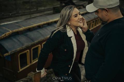 Inspiração e ideias criativas  ensaio fotográfico pré casamento de casal em Paranapiacaba
'