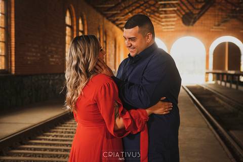 Inspiração e ideias criativas  ensaio fotográfico pré casamento de casal em Paranapiacaba
'