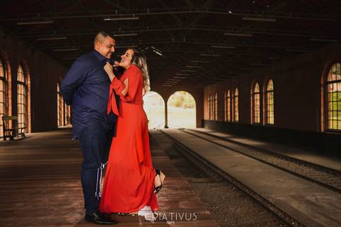 Inspiração e ideias criativas  ensaio fotográfico pré casamento de casal em Paranapiacaba
'