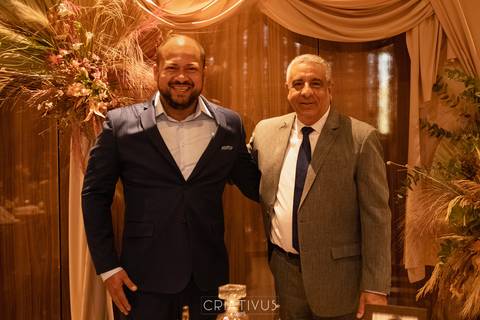 Inspiração e ideias criativas de fotos fotográfico de casamento espera do noivo no Coco Bambu - Alphaville'