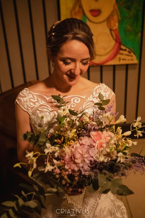 Inspiração e ideias criativas de fotos fotográfico de Making Of da noiva no Coco Bambu - Alphaville'