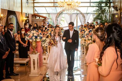 Inspiração e ideias criativas de fotos fotográfico de casamento entrada da noiva na Chácara Recanto das Águas - Suzano - SP'