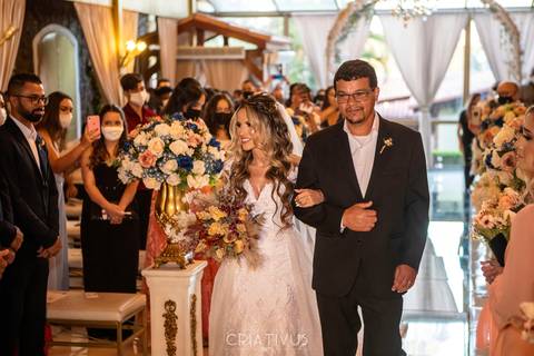 Inspiração e ideias criativas de fotos fotográfico de casamento entrada da noiva na Chácara Recanto das Águas - Suzano - SP'