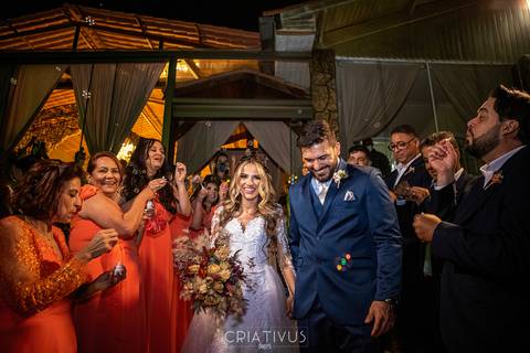 Inspiração e ideias criativas de fotos fotográfico de casamento com os padrinhos na Chácara Recanto das Águas - Suzano - SP'