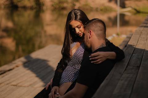 Inspiração e ideias criativas  ensaio fotográfico pré casamento cinematográfico de casal Camping Cabreúva - SP
'