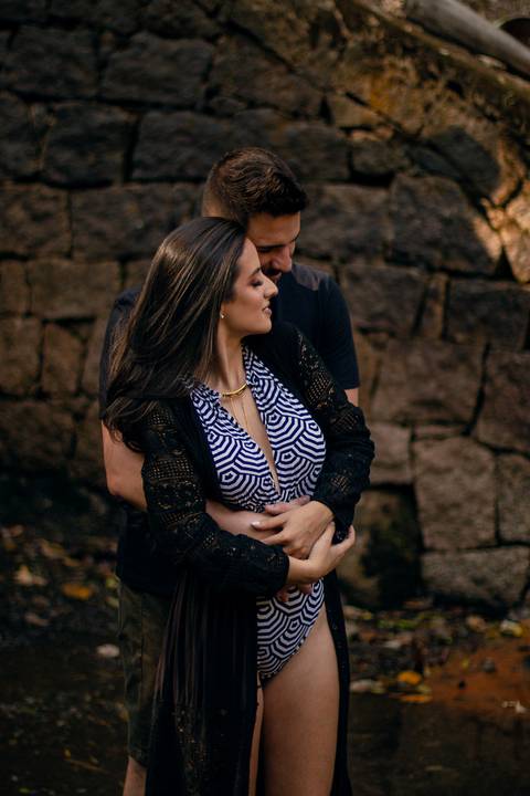 Inspiração e ideias criativas  ensaio fotográfico pré casamento cinematográfico de casal Camping Cabreúva - SP
'