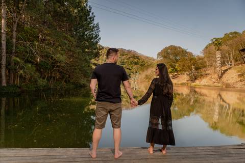 Inspiração e ideias criativas  ensaio fotográfico pré casamento cinematográfico de casal Camping Cabreúva - SP
'