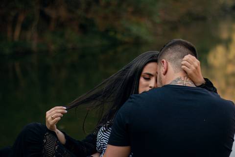 Inspiração e ideias criativas  ensaio fotográfico pré casamento cinematográfico de casal Camping Cabreúva - SP
'