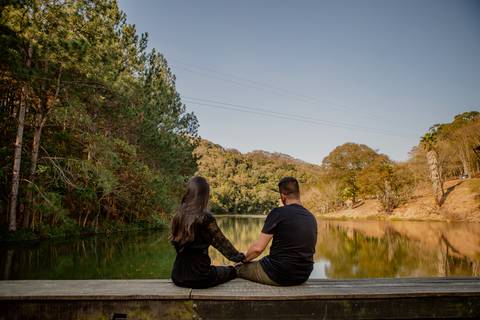 Inspiração e ideias criativas  ensaio fotográfico pré casamento cinematográfico de casal Camping Cabreúva - SP
'