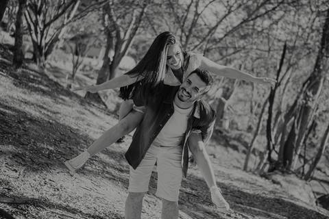 Inspiração e ideias criativas  ensaio fotográfico pré casamento cinematográfico de casal Camping Cabreúva - SP
'