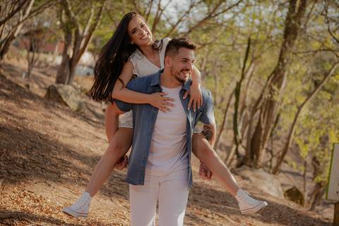 Inspiração e ideias criativas  ensaio fotográfico pré casamento cinematográfico de casal Camping Cabreúva - SP
'