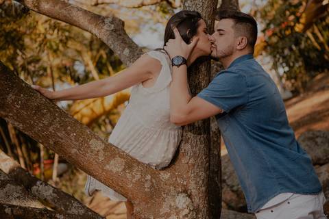 Inspiração e ideias criativas  ensaio fotográfico pré casamento cinematográfico de casal Camping Cabreúva - SP
'