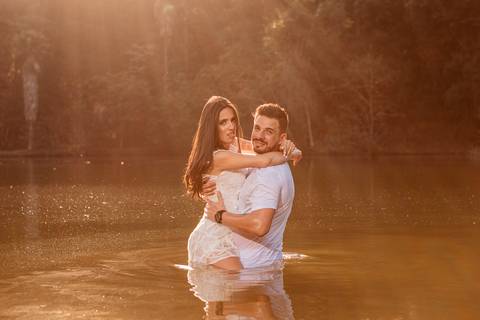 Inspiração e ideias criativas  ensaio fotográfico pré casamento cinematográfico de casal Camping Cabreúva - SP
'