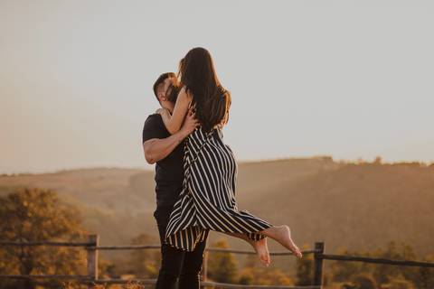 Inspiração e ideias criativas  ensaio fotográfico pré casamento cinematográfico de casal Camping Cabreúva - SP
'