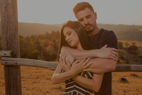 Inspiração e ideias criativas  ensaio fotográfico pré casamento cinematográfico de casal Camping Cabreúva - SP
'