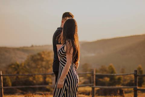 Inspiração e ideias criativas  ensaio fotográfico pré casamento cinematográfico de casal Camping Cabreúva - SP
'