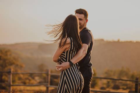 Inspiração e ideias criativas  ensaio fotográfico pré casamento cinematográfico de casal Camping Cabreúva - SP
'