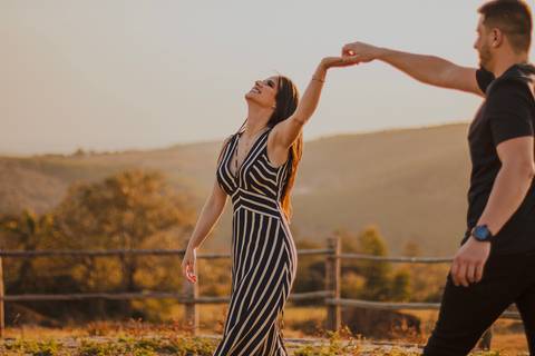 Inspiração e ideias criativas  ensaio fotográfico pré casamento cinematográfico de casal Camping Cabreúva - SP
'