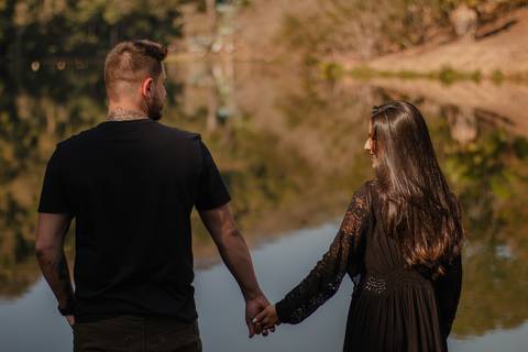 Inspiração e ideias criativas  ensaio fotográfico pré casamento cinematográfico de casal Camping Cabreúva - SP
'