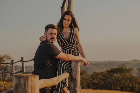 Inspiração e ideias criativas  ensaio fotográfico pré casamento cinematográfico de casal Camping Cabreúva - SP
'