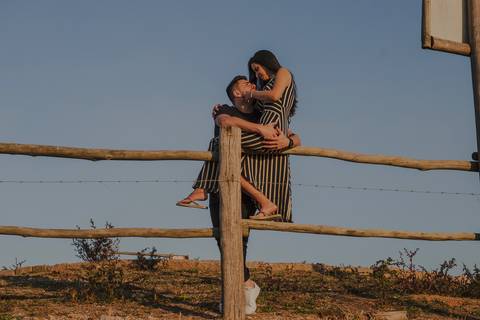 Inspiração e ideias criativas  ensaio fotográfico pré casamento cinematográfico de casal Camping Cabreúva - SP
'