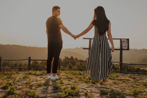 Inspiração e ideias criativas  ensaio fotográfico pré casamento cinematográfico de casal Camping Cabreúva - SP
'