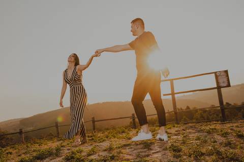 Inspiração e ideias criativas  ensaio fotográfico pré casamento cinematográfico de casal Camping Cabreúva - SP
'