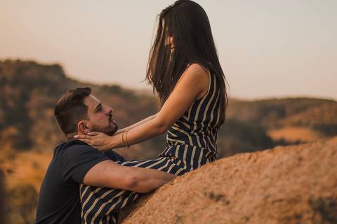 Inspiração e ideias criativas  ensaio fotográfico pré casamento cinematográfico de casal Camping Cabreúva - SP
'
