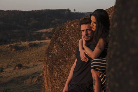 Inspiração e ideias criativas  ensaio fotográfico pré casamento cinematográfico de casal Camping Cabreúva - SP
'