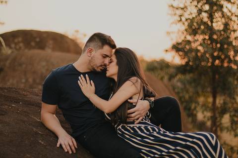 Inspiração e ideias criativas  ensaio fotográfico pré casamento cinematográfico de casal Camping Cabreúva - SP
'