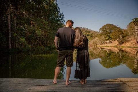 Inspiração e ideias criativas  ensaio fotográfico pré casamento cinematográfico de casal Camping Cabreúva - SP
'
