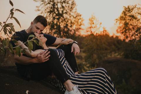 Inspiração e ideias criativas  ensaio fotográfico pré casamento cinematográfico de casal Camping Cabreúva - SP
'