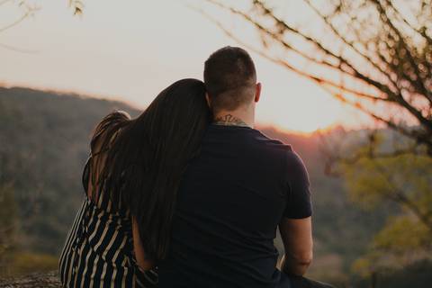 Inspiração e ideias criativas  ensaio fotográfico pré casamento cinematográfico de casal Camping Cabreúva - SP
'