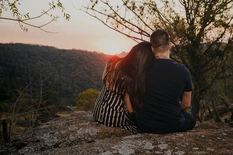 Inspiração e ideias criativas  ensaio fotográfico pré casamento cinematográfico de casal Camping Cabreúva - SP
'