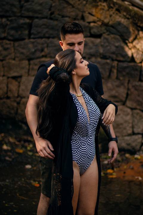 Inspiração e ideias criativas  ensaio fotográfico pré casamento cinematográfico de casal Camping Cabreúva - SP
'