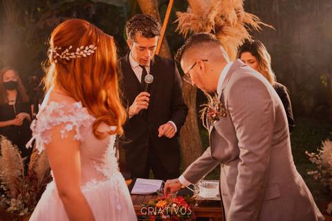 Inspiração e ideias criativas de fotos fotográfico de casamento fotos da cerimonia com as alianças no Villa Mantova'