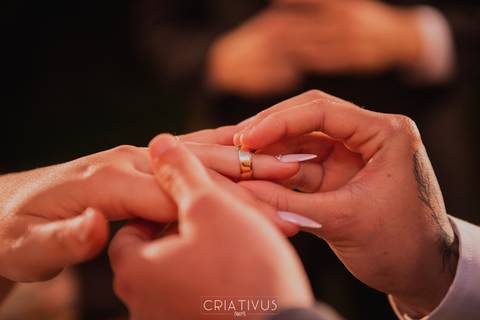 Inspiração e ideias criativas de fotos fotográfico de casamento fotos da cerimonia com as alianças no Villa Mantova'